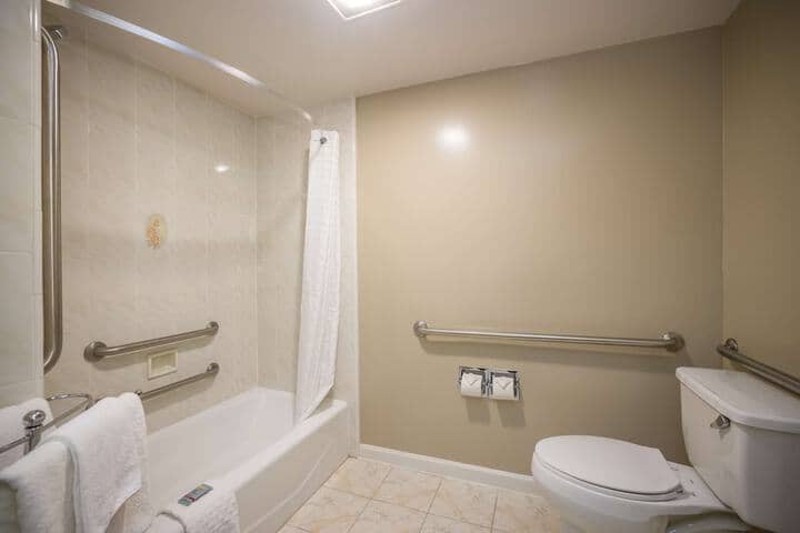 Room 15 of 18